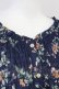 画像4: axes femme POETIQUE / ドロップショルダーフリルブラウス  ネイビー T-25-05-16-005-AX-BL-SA-ZT (4)