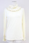 axes femme / パール付きハイネックカットソー  アイボリー T-25-05-16-008-AX-TO-SA-ZT
