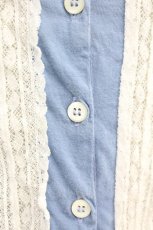 画像4: Jane Marple / フロントレース半袖カットカーディガン  青Ｘ白 T-25-06-09-015-JM-TO-SA-ZT019 (4)