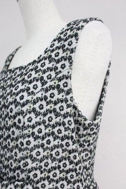 画像3: Emily Temple cute / フラワー総柄ジャンパースカート  ブラック T-25-06-09-029-ET-OP-SA-ZT139