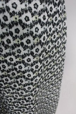 画像9: Emily Temple cute / フラワー総柄ジャンパースカート  ブラック T-25-06-09-029-ET-OP-SA-ZT139