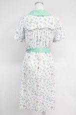 画像2: Jane Marple / おもちゃ総柄半袖ワンピース  白Ｘグリーン T-25-06-09-032-JM-OP-SA-ZT151 (2)