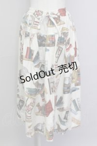 PINK HOUSE / 書斎の猫たちプリントスカート  白 T-25-06-23-010-LO-SK-SA-ZI