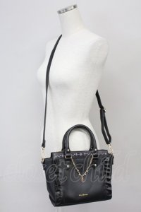 axes femme / チャーム付きミニショルダー  クロ T-25-06-27-006-AX-BG-IG-ZT171