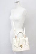 axes femme / スカラＸフリルフラップバッグ  アイボリー T-25-06-27-002-AX-BG-IG-ZT
