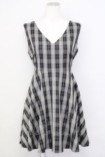 画像1: evelyn / タータンチェックノースリーブワンピース  黒チェック T-25-07-08-017-LO-OP-SA-ZT414 (1)