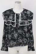 axes femme / パイピングビッグ襟ブラウス  黒Ｘ白 T-25-07-09-007-AX-BL-SA-ZT