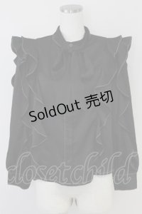 axes femme / フリルハイネックリボンタイブラウス  黒Ｘ白 T-25-07-09-009-AX-BL-SA-ZI