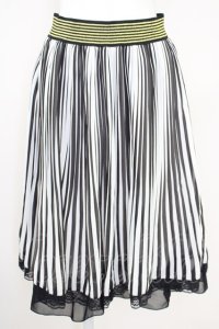 axes femme / ストライププリーツスカート  黒Ｘ白 T-25-07-10-001-AX-SK-SA-ZI
