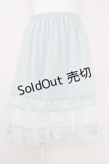 axes femme / 裾モチーフレース使いペチスカート  サックス T-25-07-10-003-AX-SK-SA-ZI