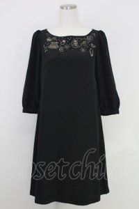 Franche Lippee / 刺繍半袖ワンピース  黒 T-25-07-17-044-LO-OP-HI-ZT