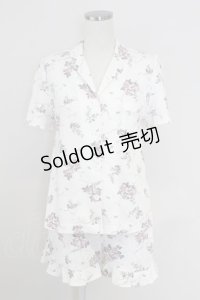 axes femme / ローズブーケプリント半袖ブラウス&ショートパンツセットアップ  アイボリーＸピンクＸグリーン T-25-07-24-046-AX-OP-SA-ZI