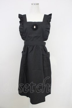 画像1: axes femme / カメオ付きフリルエプロン  黒 T-25-07-24-047-AX-ZA-SA-ZT