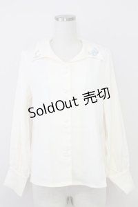 an another angelus / カリグラフィーローズ刺繍衿ブラウス  オフホワイト T-25-07-24-006-CA-BL-SA-ZI