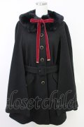 axes femme / ファー襟付ケープコート  ブラック T-25-07-31-001-AX-JA-SA-ZT