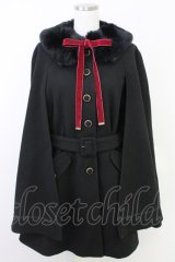 axes femme / ファー襟付ケープコート  ブラック T-25-07-31-001-AX-JA-SA-ZT