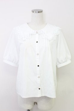 画像1: axes femme / アソートボタンビッグ襟ブラウス  ホワイト T-25-07-31-003-AX-BL-SA-ZT