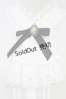 画像3: axes femme / カメオ×ジャボブローチ付ブラウス  ホワイト T-25-07-31-004-AX-BL-SA-ZT