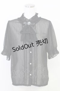 axes femme / カメオ×ジャボブローチ付ブラウス  ブラック T-25-07-31-011-AX-BL-SA-ZT074