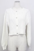 axes femme POETIQUE / ビジューボタンショートカーディガン  ホワイト T-25-08-12-001-AX-TO-SA-ZT