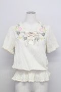 axes femme / 胸元刺繍編み上げトップス  アイボリー T-25-08-12-002-AX-TO-SA-ZT