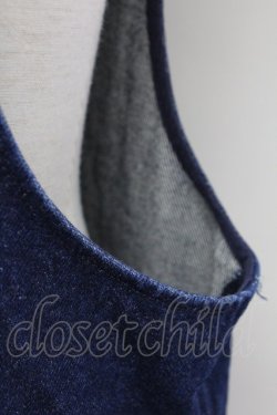 画像4: KANEKO ISAO / 裾ロゴ刺繍デニムジャンパースカート  青デニム T-25-08-21-012-EL-OP-SA-ZI