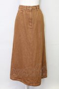 KANEKO ISAO / 後ろロゴワッペンポケットスカート  ブラウン T-25-08-21-014-EL-SK-SA-ZT