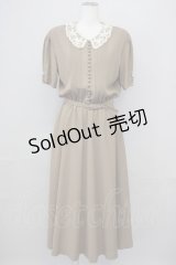 INGEBORG / レース襟半袖ワンピース  ベージュ T-25-08-24-014-LO-OP-SA-ZI