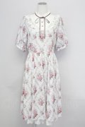 axes femme / アイビーローズ柄ワンピース  アイボリー T-25-08-25-010-AX-OP-SA-ZT