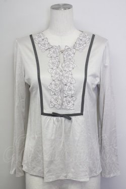 画像1: INGEBORG / カメリアワッペン刺繍デザインカットソー  グレー T-25-08-30-022-LO-TO-SA-ZT