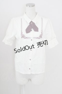 画像1: axes femme / クロスタイ付き刺繍ブラウス  キナリ T-25-09-05-003-AX-BL-SA-ZI