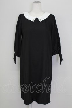 画像1: axes femme / ビジュー襟&レース切り替え袖ワンピース  黒Ｘ白 T-25-09-15-012-AX-OP-SA-ZT