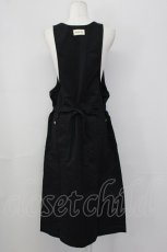 画像2: 【SALE】INGEBORG / ロゴ刺繍ジャンパースカート  ブラック T-25-09-26-008-LO-OP-SA-ZT443 (2)