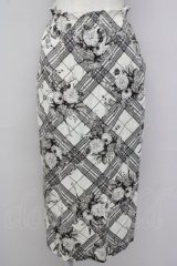 INGEBORG / フラワー&チェック前開きスカート L ホワイト T-25-09-26-024-LO-SK-SA-ZT439