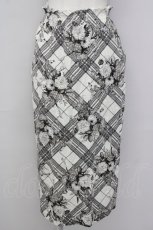 画像1: 【SALE】INGEBORG / フラワー&チェック前開きスカート L ホワイト T-25-09-26-024-LO-SK-SA-ZT439 (1)