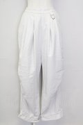 axes femme / タック入ボリュームパンツ  ホワイト T-25-09-28-009-AX-SK-SA-ZI