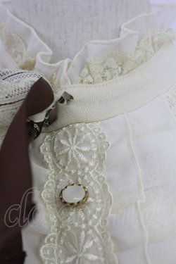 画像4: axes femme / リボンブローチ付きブラウス風プルオーバー  キナリ T-25-10-01-005-AX-TO-HS-ZT