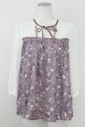 axes femme / 花柄切替シフォントップス  パープルｘオフ T-25-10-01-015-AX-TO-HS-ZT