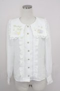 Amavel / Sleeping Sheepスクエアカラーブラウス  白 T-25-10-05-002-CA-BL-SA-ZT