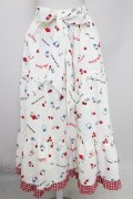 axes femme / ハローキティプリントスカート  アイボリー T-25-10-05-010-AX-SK-SA-ZT