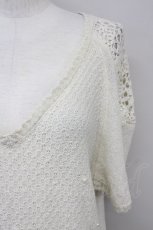画像4: 【SALE】axes femme / パール付き肩レースサマーニット M アイボリー T-25-10-10-002-AX-TO-SA-ZT255 (4)