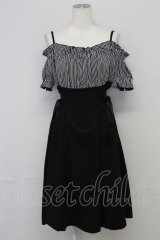 BPN / ストライプ切り替えオフショルダーワンピース  黒Ｘ白 T-25-10-17-017-GO-OP-SA-ZT341