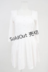 E hyphen world gallery / フリルピンタック長袖ワンピース  ピンク T-25-10-19-022-LO-OP-SA-ZI