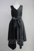 axes femme POETIQUE / 2カラー切替ジャンパースカート  黒Ｘグレ T-25-10-19-037-AX-OP-SA-ZT