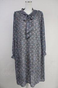 axes femme / フラワー総柄長袖ワンピース  グレー T-25-10-19-010-AX-OP-SA-ZI