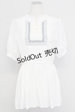 画像1: axes femme / チャイナボタン×刺繍チュニ M シロ T-25-10-24-004-AX-OP-SA-ZT389