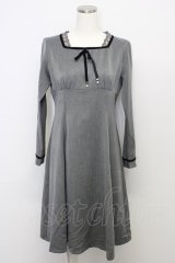 Fi.n.t / ハイウエスト切替ベロアリボン使いワンピース【洗える】  グレー T-25-10-25-017-CA-OP-SA-ZT423