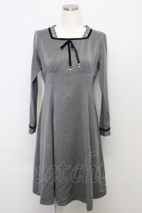 Fi.n.t / ハイウエスト切替ベロアリボン使いワンピース【洗える】  グレー T-25-10-25-017-CA-OP-SA-ZT423