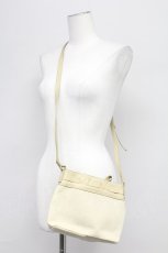 画像2: 【SALE】INGEBORG / カメリア刺繍ポシェット  アイボリー T-25-10-29-013-LO-BG-SA-ZTK026 (2)