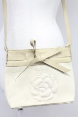 画像3: 【SALE】INGEBORG / カメリア刺繍ポシェット  アイボリー T-25-10-29-013-LO-BG-SA-ZTK026 (3)